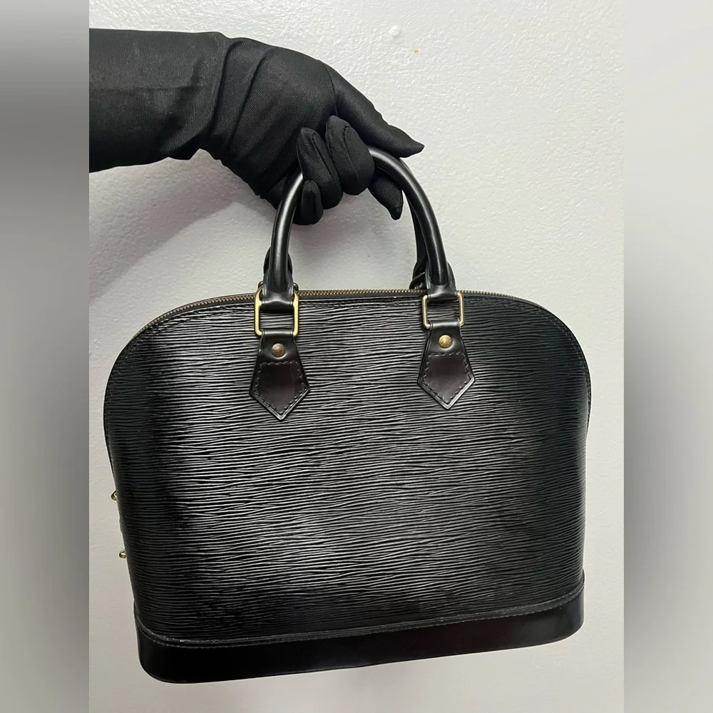 Louis Vuitton Epi Alma PM